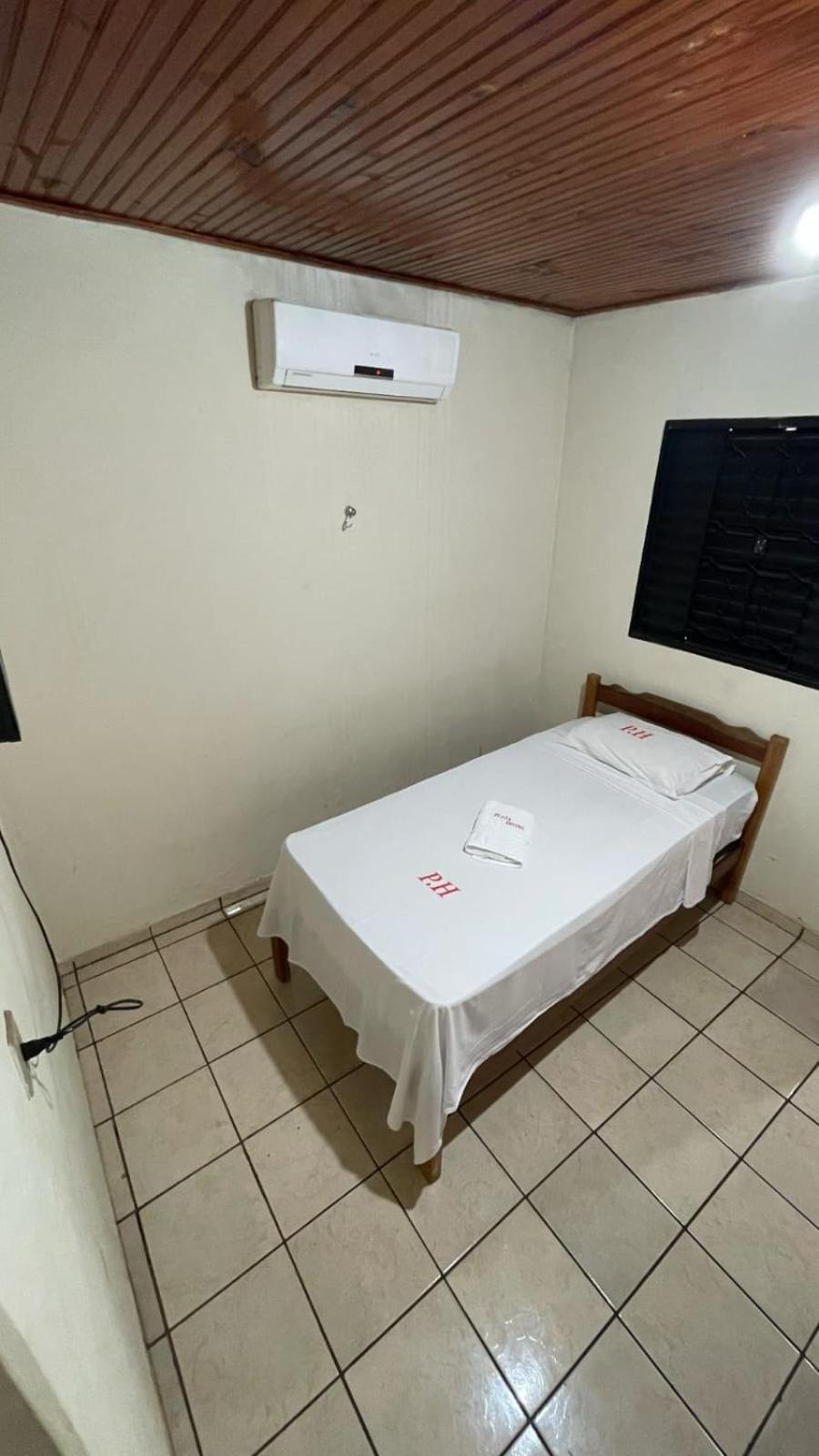 Plaza Hotel Jatai Bagian luar foto